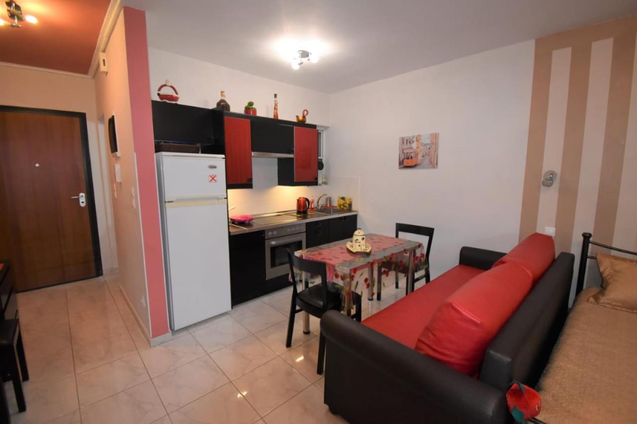 Lovely Studio Apartment In Loutraki, Greece Εξωτερικό φωτογραφία